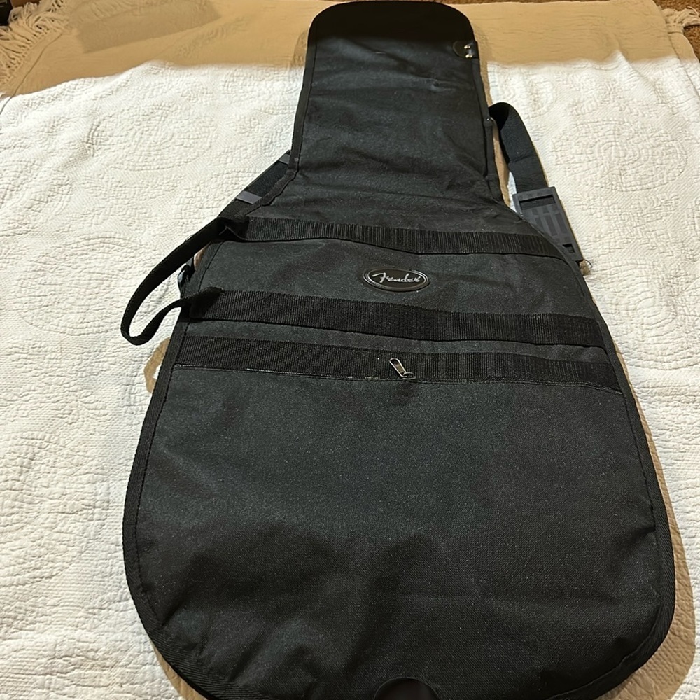 Fender Guitar Case Back Pack Style. - Picture 2 of 8